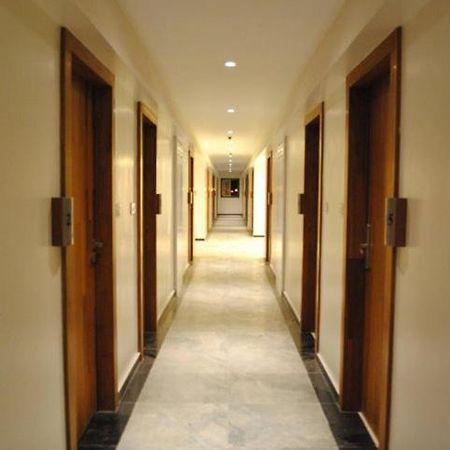 Hotel Landmark Ratnāgiri Екстериор снимка