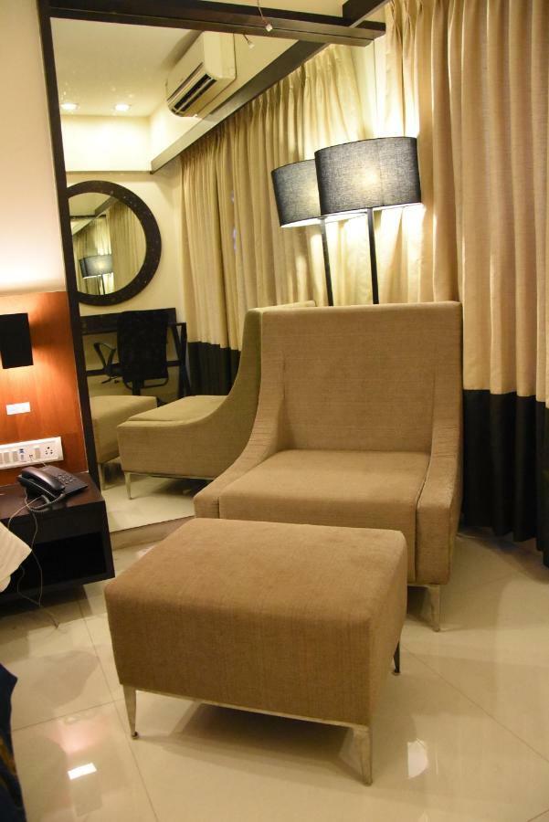 Hotel Landmark Ratnāgiri Екстериор снимка